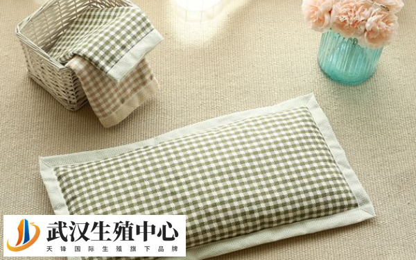并不是所有人都适合睡觉时垫高臀部
