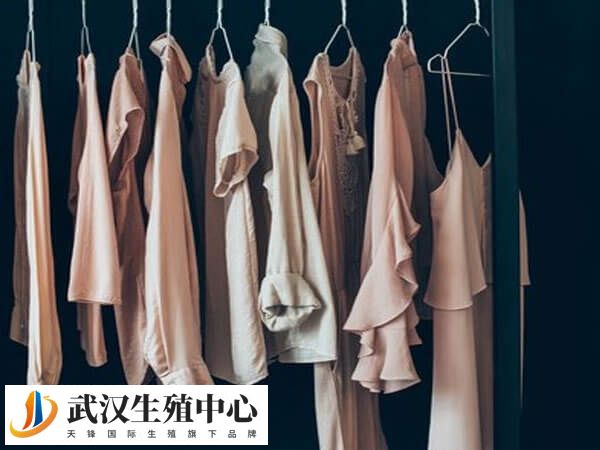 在胚胎移植当天建议穿着轻便舒适的衣服